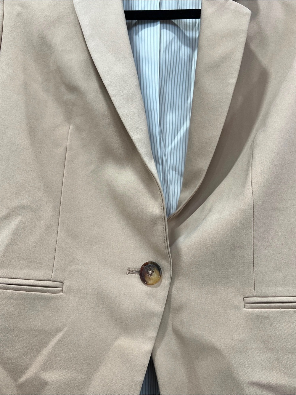 Express Women's Blazer in Light Beige - Picture 3 of 5